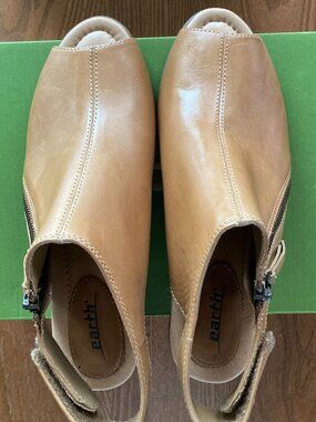 Earth Leather Peep Toe Booties for Women Kristy Sand Brown Size 8 New in Box!